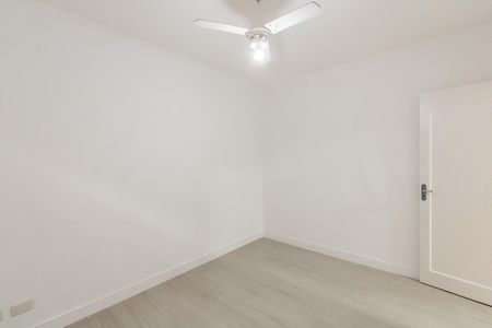 Casa à venda com 125m², 3 quartos e 3 vagas Casa à venda com 125m², 3 quartos e 3 vagasQuarto