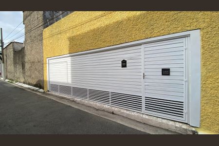 Casa à venda com 125m², 3 quartos e 3 vagas Casa à venda com 125m², 3 quartos e 3 vagasFachada