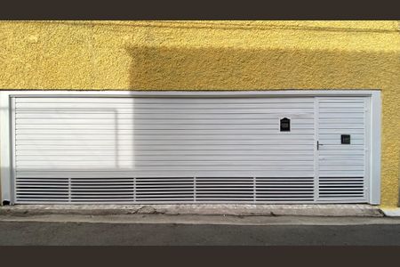 Casa à venda com 125m², 3 quartos e 3 vagas Casa à venda com 125m², 3 quartos e 3 vagasFachada