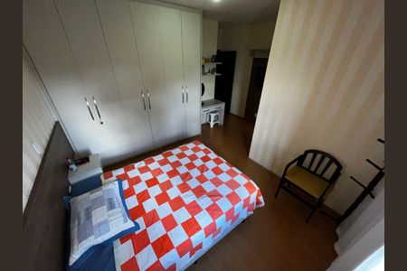 Casa à venda com 3 quartos, 225m² em Km 18, Osasco