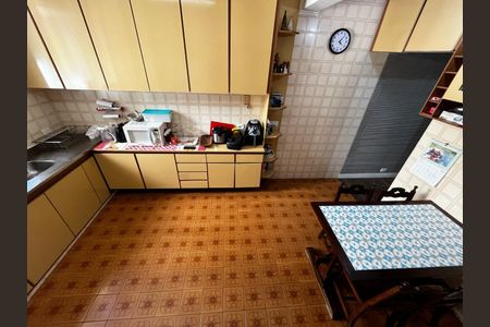 Casa à venda com 225m², 3 quartos e 3 vagas