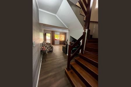 Casa à venda com 225m², 3 quartos e 3 vagas