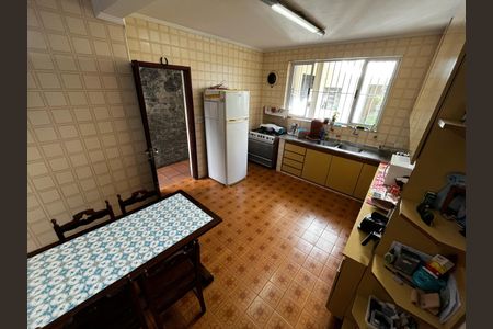 Casa à venda com 225m², 3 quartos e 3 vagas