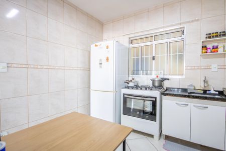 Casa à venda com 220m², 2 quartos e 1 vaga Casa à venda com 220m², 2 quartos e 1 vagaCozinha