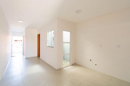 Casa para alugar com 50m², 2 quartos e 1 vaga Casa para alugar com 50m², 2 quartos e 1 vagaSala