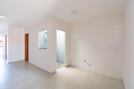 Casa para alugar com 50m², 2 quartos e 1 vaga Casa para alugar com 50m², 2 quartos e 1 vagaSala