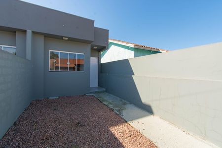 Casa para alugar com 50m², 2 quartos e 1 vaga Casa para alugar com 50m², 2 quartos e 1 vagaFachada