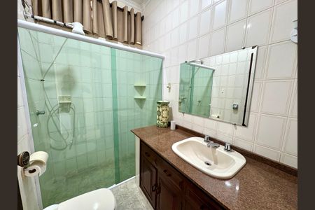 Casa para alugar com 300m², 3 quartos e 1 vaga Casa para alugar com 300m², 3 quartos e 1 vagaBanheiro