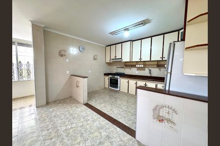Casa para alugar com 300m², 3 quartos e 1 vaga Casa para alugar com 300m², 3 quartos e 1 vagaCozinha
