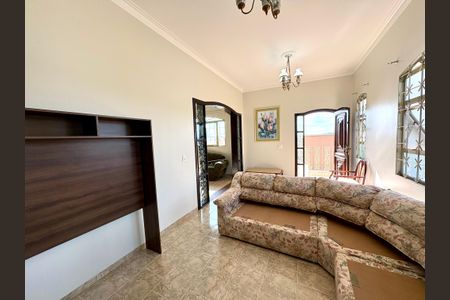 Casa para alugar com 300m², 3 quartos e 1 vaga Casa para alugar com 300m², 3 quartos e 1 vagaSala