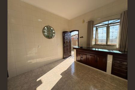 Casa para alugar com 300m², 3 quartos e 1 vagaSala