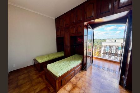 Casa para alugar com 300m², 3 quartos e 1 vaga Casa para alugar com 300m², 3 quartos e 1 vagaQuarto 1