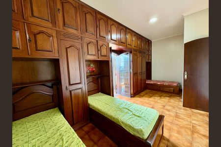 Casa para alugar com 300m², 3 quartos e 1 vaga Casa para alugar com 300m², 3 quartos e 1 vagaQuarto 1