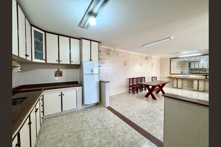 Casa para alugar com 300m², 3 quartos e 1 vaga Casa para alugar com 300m², 3 quartos e 1 vagaCozinha