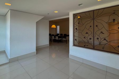 Apartamento para alugar com 280m², 4 quartos e 4 vagasSala