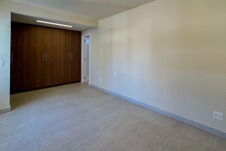 Apartamento para alugar com 280m², 4 quartos e 4 vagasSuíte 2