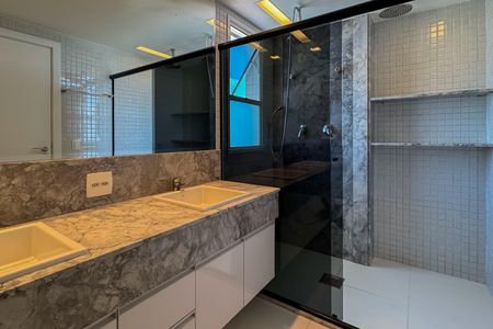 Apartamento para alugar com 280m², 4 quartos e 4 vagasBanheiro da Suíte 2