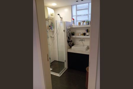 Apartamento à venda com 5792m², 1 quarto e sem vagaBanheiro