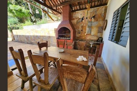 Casa à venda com 355m², 5 quartos e 5 vagas