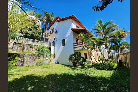 Casa à venda com 355m², 5 quartos e 5 vagas