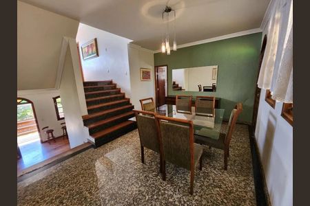 Casa à venda com 355m², 5 quartos e 5 vagas