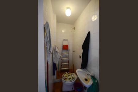 Apartamento para alugar com 127m², 3 quartos e 2 vagas Apartamento para alugar com 127m², 3 quartos e 2 vagasBanheiro de Serviço