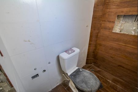 Apartamento à venda com 95m², 2 quartos e 1 vaga Apartamento à venda com 95m², 2 quartos e 1 vagaBanheiro da Suíte