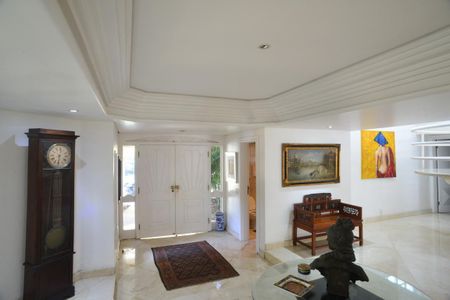 Casa à venda com 1032m², 5 quartos e 3 vagas Casa à venda com 1032m², 5 quartos e 3 vagasSala Principal