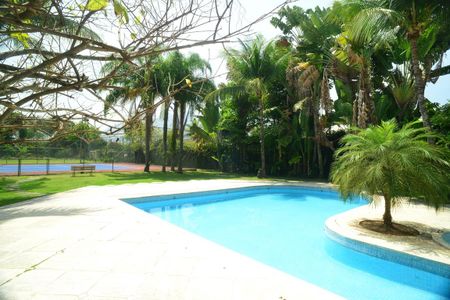 Casa à venda com 1032m², 5 quartos e 3 vagas Casa à venda com 1032m², 5 quartos e 3 vagasÁrea Externa - Piscina