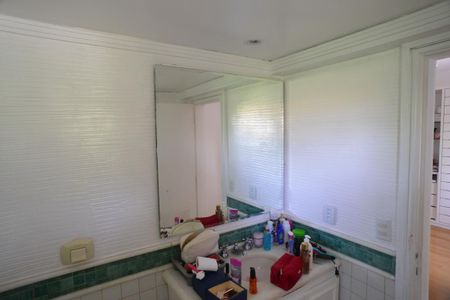 Casa à venda com 1032m², 5 quartos e 3 vagas Casa à venda com 1032m², 5 quartos e 3 vagasBanheiro Suíte 2