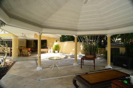 Casa à venda com 1032m², 5 quartos e 3 vagas Casa à venda com 1032m², 5 quartos e 3 vagasEspaço Gourmet