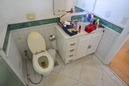 Casa à venda com 1032m², 5 quartos e 3 vagas Casa à venda com 1032m², 5 quartos e 3 vagasBanheiro Suíte 2