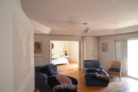 Casa à venda com 1032m², 5 quartos e 3 vagas Casa à venda com 1032m², 5 quartos e 3 vagasSuíte Principal