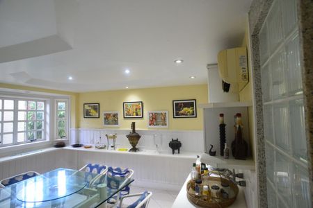 Casa à venda com 1032m², 5 quartos e 3 vagas Casa à venda com 1032m², 5 quartos e 3 vagasCopa