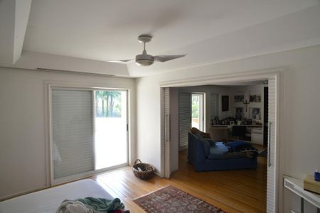 Casa à venda com 1032m², 5 quartos e 3 vagas Casa à venda com 1032m², 5 quartos e 3 vagasSuíte Principal