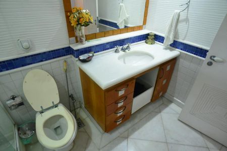 Casa à venda com 1032m², 5 quartos e 3 vagas Casa à venda com 1032m², 5 quartos e 3 vagasBanheiro Suíte 1