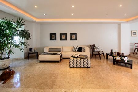 Sala de casa à venda com 4 quartos, 574m² em Barra da Tijuca, Rio de Janeiro