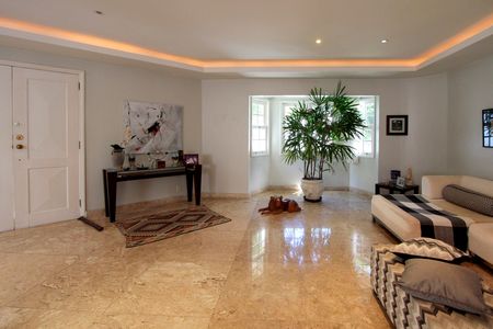 Casa à venda com 574m², 4 quartos e 7 vagasSala