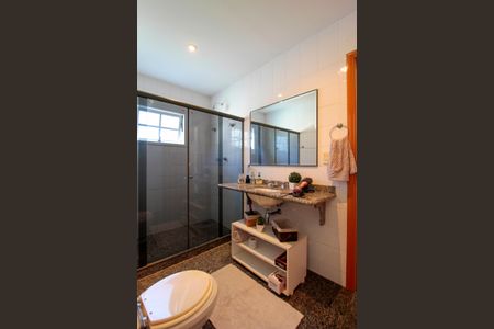 Casa à venda com 574m², 4 quartos e 7 vagasBanheiro Suíte canadense 2 e 3