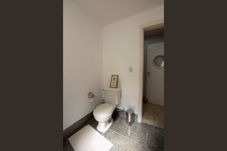 Casa à venda com 574m², 4 quartos e 7 vagasLavabo