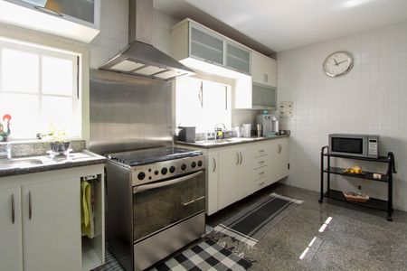 Casa à venda com 574m², 4 quartos e 7 vagasCozinha