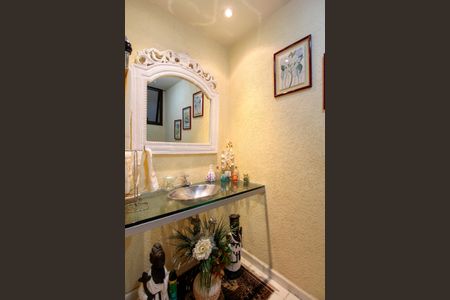 Apartamento à venda com 339m², 5 quartos e 4 vagas Apartamento à venda com 339m², 5 quartos e 4 vagasLavabo