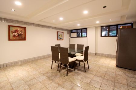 Apartamento à venda com 339m², 5 quartos e 4 vagas Apartamento à venda com 339m², 5 quartos e 4 vagasÁrea comum - Salão de festas