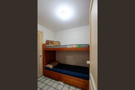 Apartamento à venda com 339m², 5 quartos e 4 vagas Apartamento à venda com 339m², 5 quartos e 4 vagasQuarto de Serviço