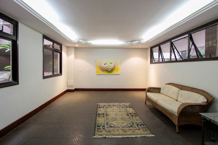 Apartamento à venda com 339m², 5 quartos e 4 vagas Apartamento à venda com 339m², 5 quartos e 4 vagasÁrea comum - Sala