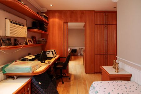 Apartamento à venda com 339m², 5 quartos e 4 vagas Apartamento à venda com 339m², 5 quartos e 4 vagasSuíte 2