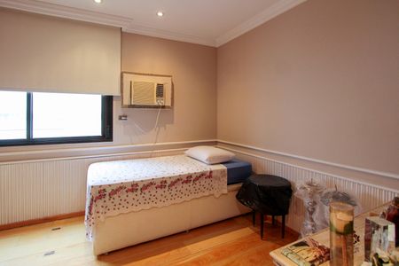 Apartamento à venda com 339m², 5 quartos e 4 vagas Apartamento à venda com 339m², 5 quartos e 4 vagasSuíte 2