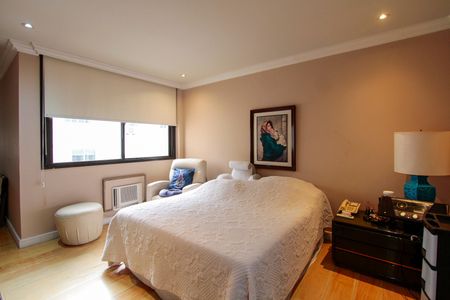 Apartamento à venda com 339m², 5 quartos e 4 vagas Apartamento à venda com 339m², 5 quartos e 4 vagasSuíte 1