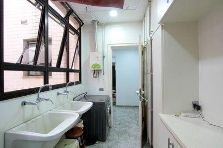 Apartamento à venda com 339m², 5 quartos e 4 vagas Apartamento à venda com 339m², 5 quartos e 4 vagasÁrea de Serviço