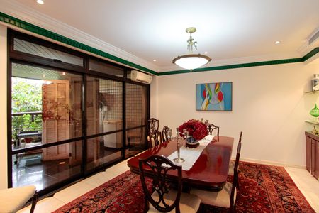 Apartamento à venda com 339m², 5 quartos e 4 vagas Apartamento à venda com 339m², 5 quartos e 4 vagasSala